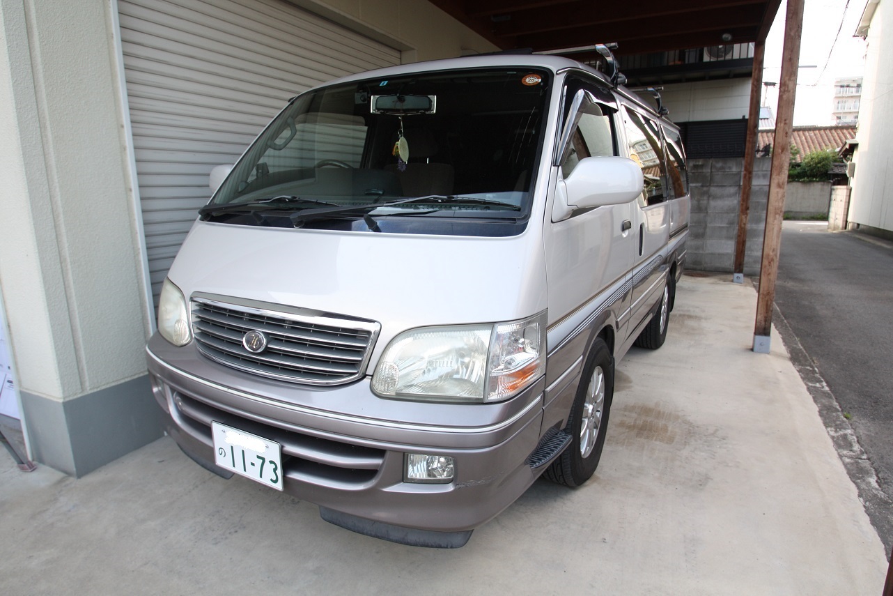 波乗り専用車 100系ハイエースワゴン: 京都のカスタム屋さん
